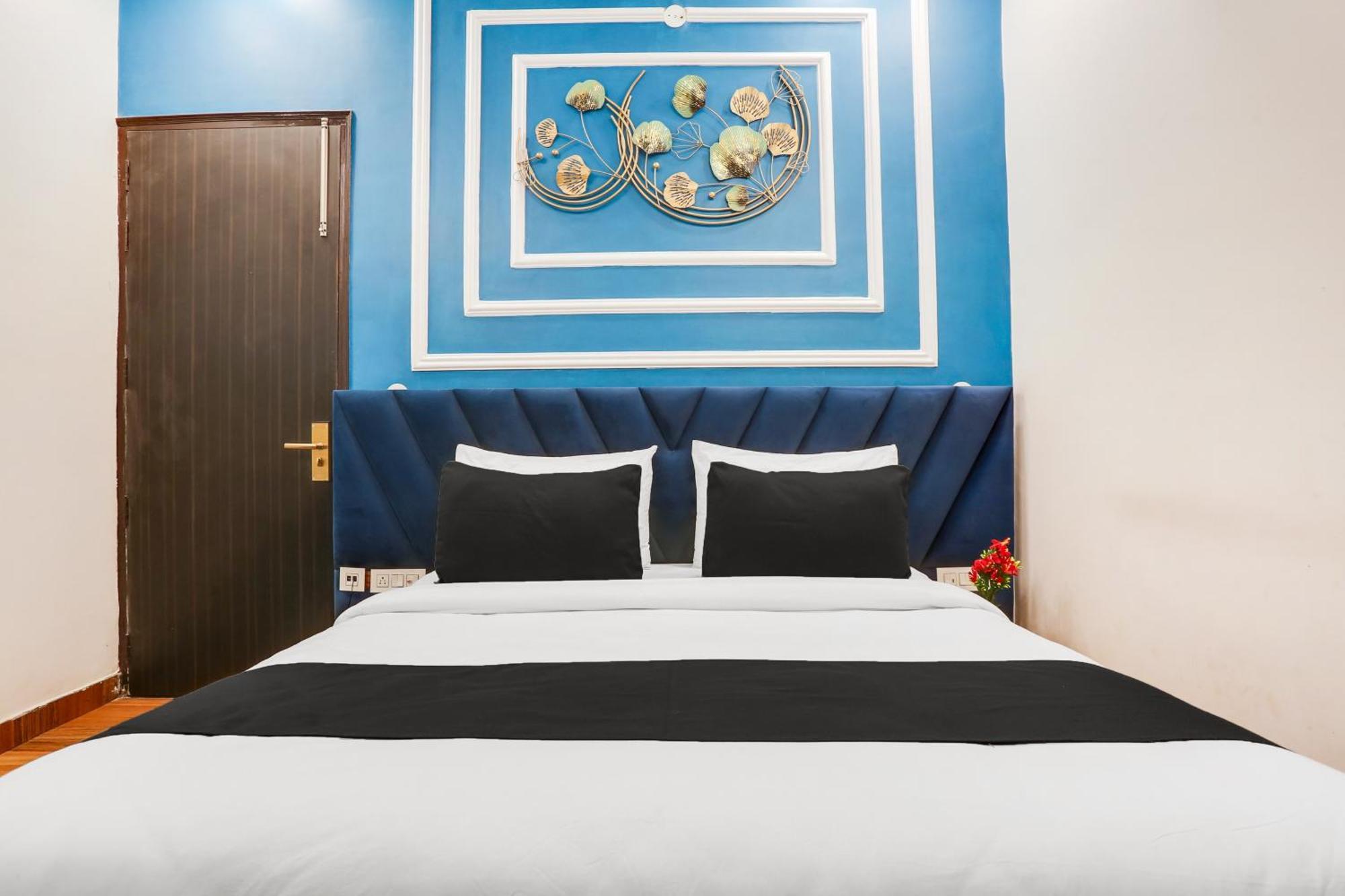 Hotel O Royal Guest House Garhi Harsaru Kültér fotó
