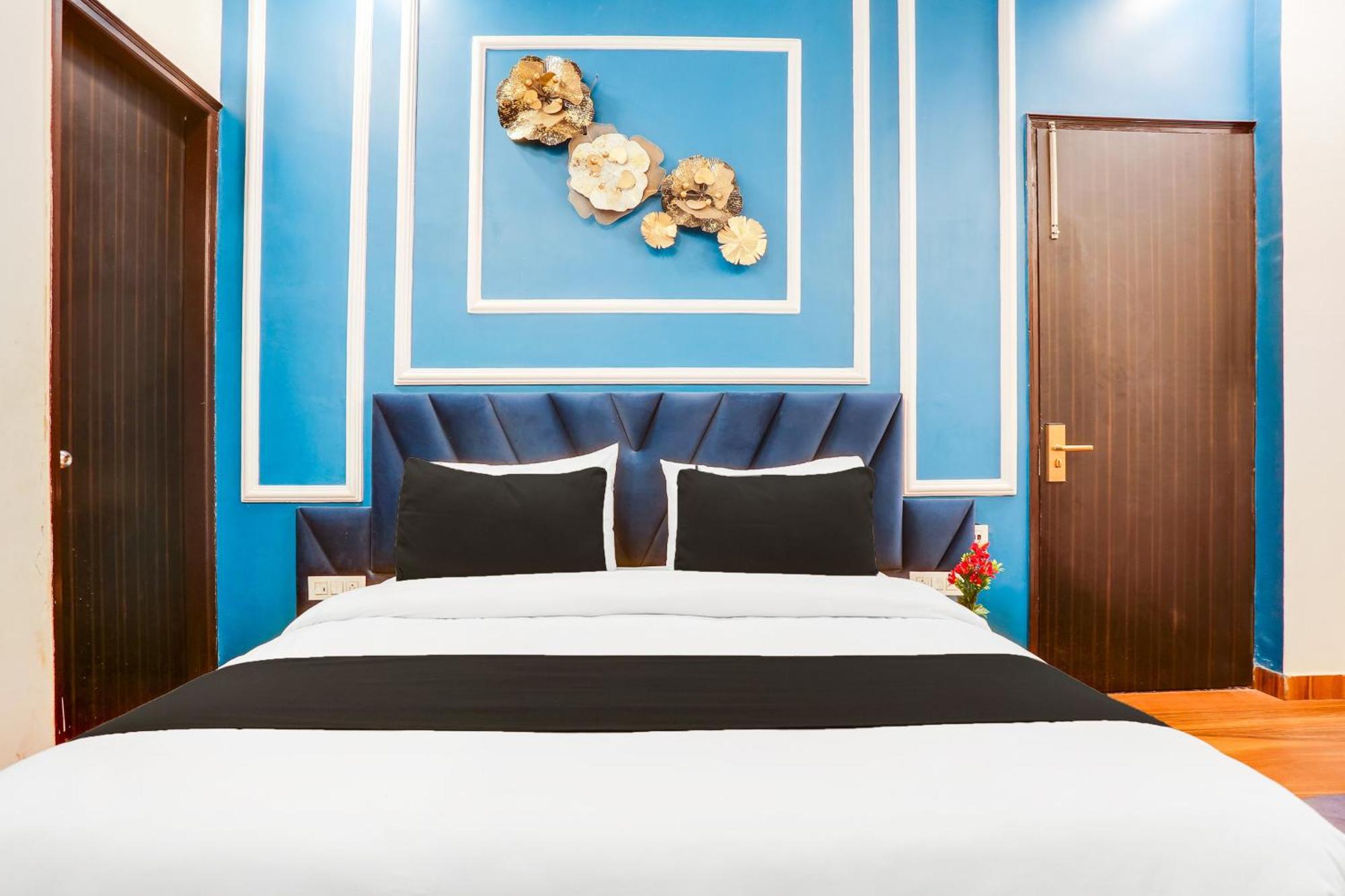 Hotel O Royal Guest House Garhi Harsaru Kültér fotó
