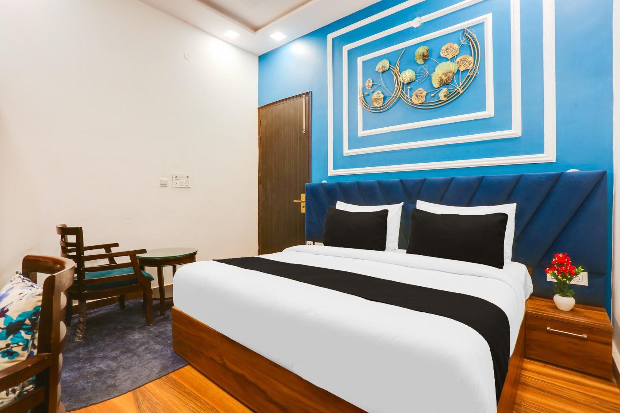 Hotel O Royal Guest House Garhi Harsaru Kültér fotó