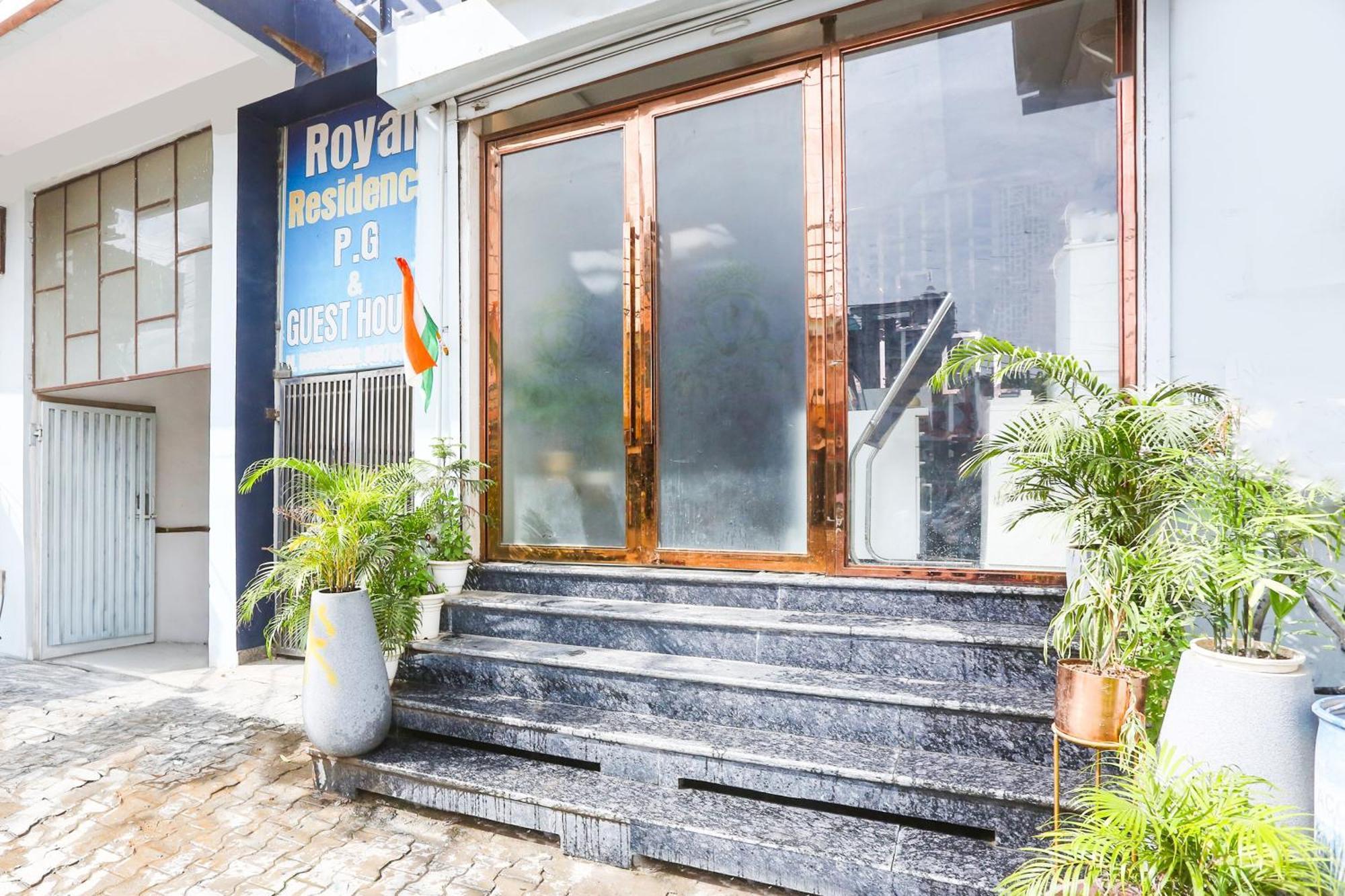 Hotel O Royal Guest House Garhi Harsaru Kültér fotó